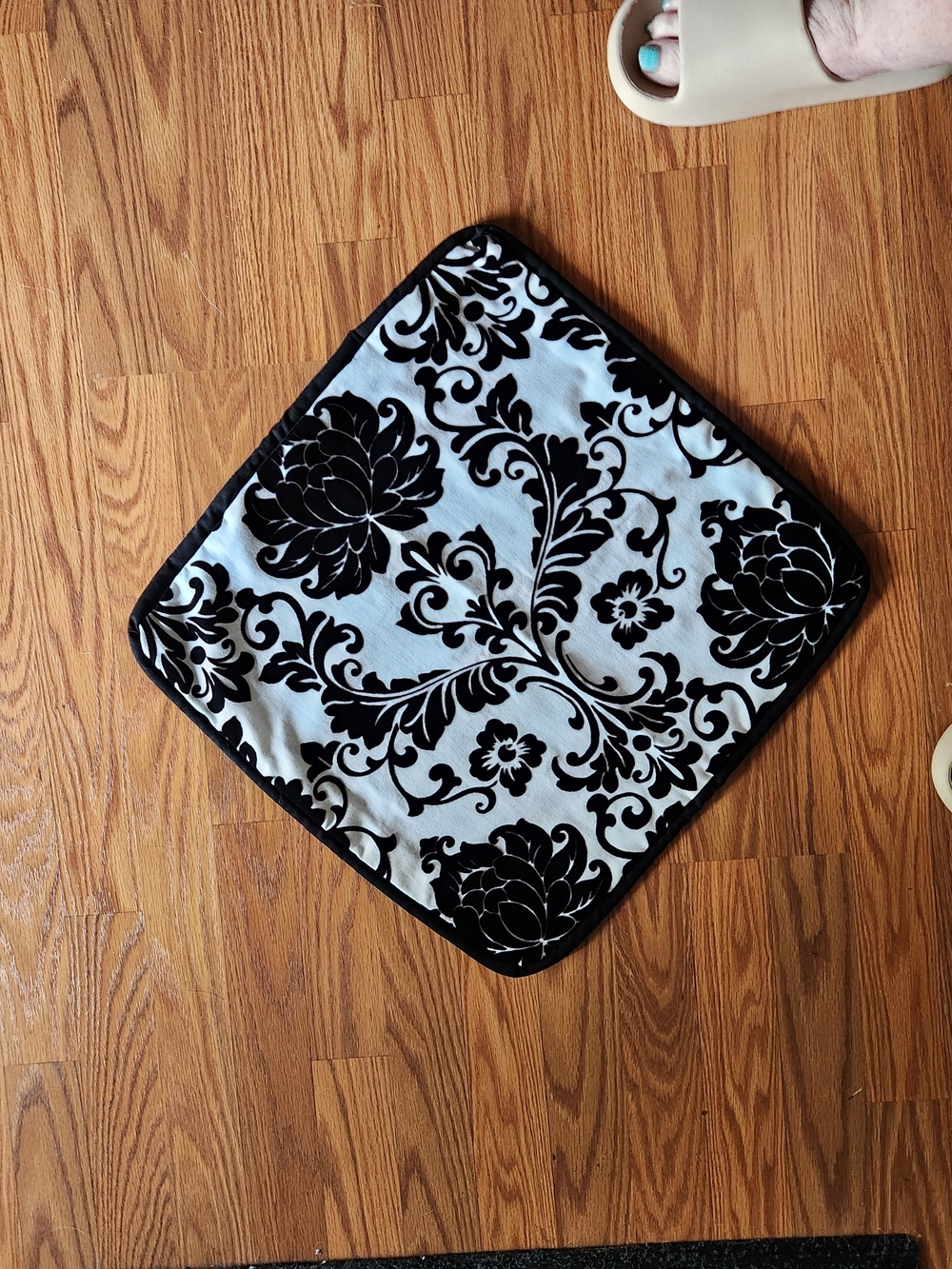 1 Piece Accent Pillow- Black & White - Picture 7 of 7